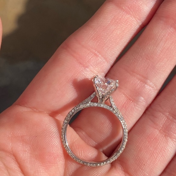 Moissanite diamond engagement ring 2 carats - Picture 7 of 11